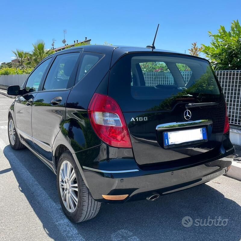 Usata Mercedes A160 95 CV (69 kW) 2010 Nero Utilitaria