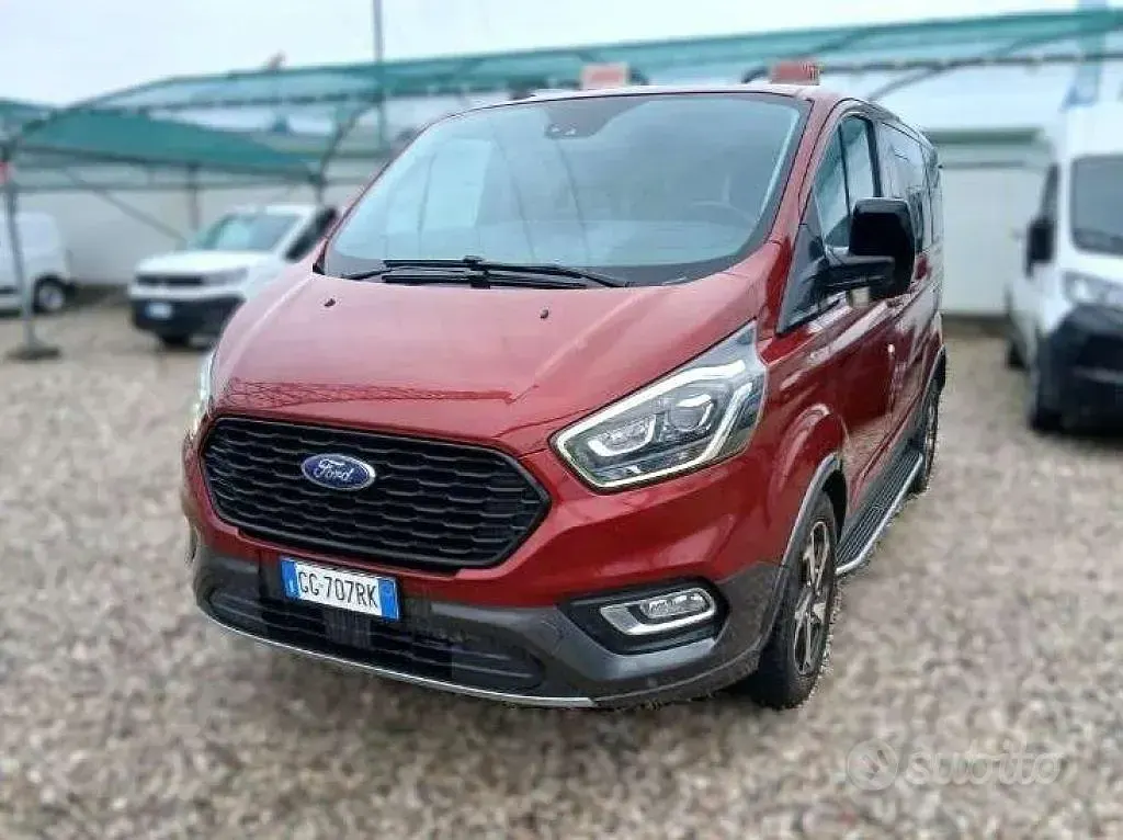 Usata Ford Tourneo Custom Active 185 CV (136 kW) 2021 Rosso Furgone