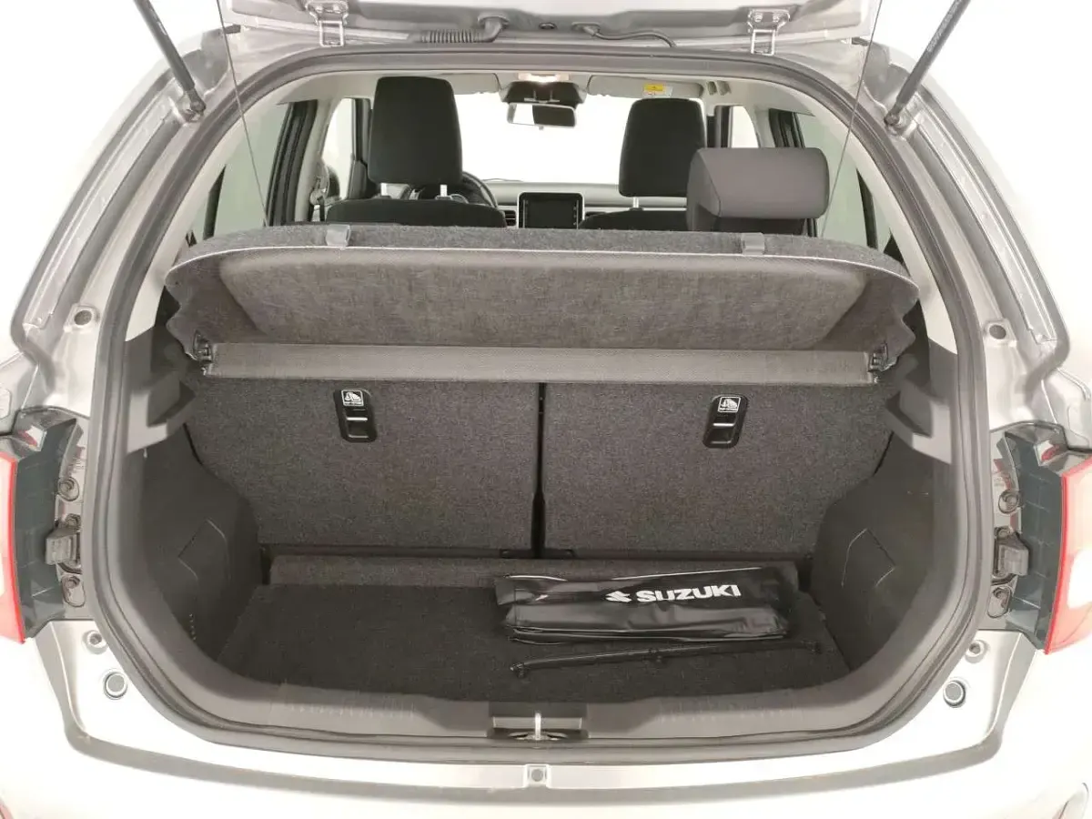 Usata Suzuki Ignis 83 CV (61 kW) 2022 Argento SUV