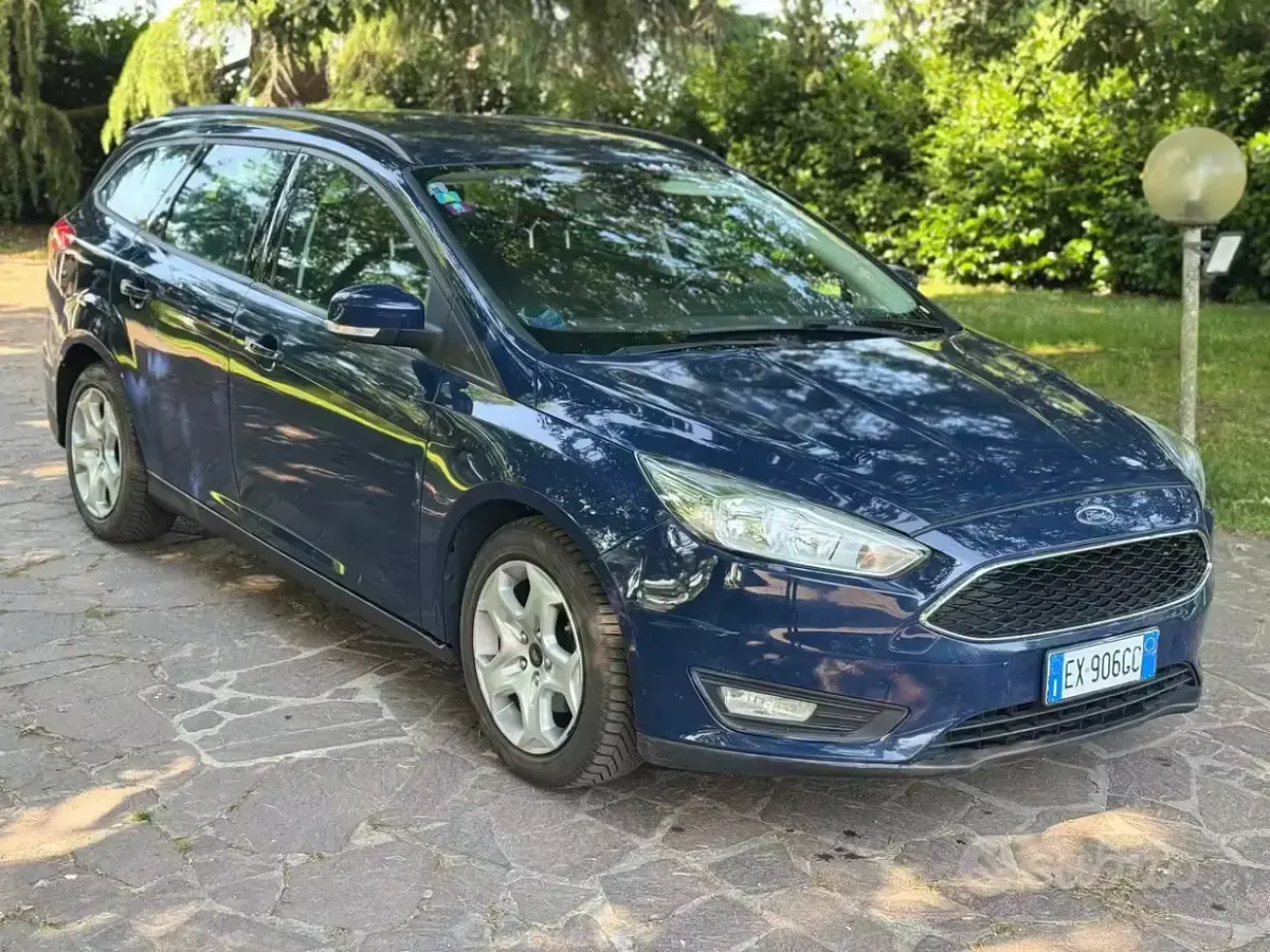 Usata Ford Focus 95 CV (69 kW) 2014 Blu Berlina