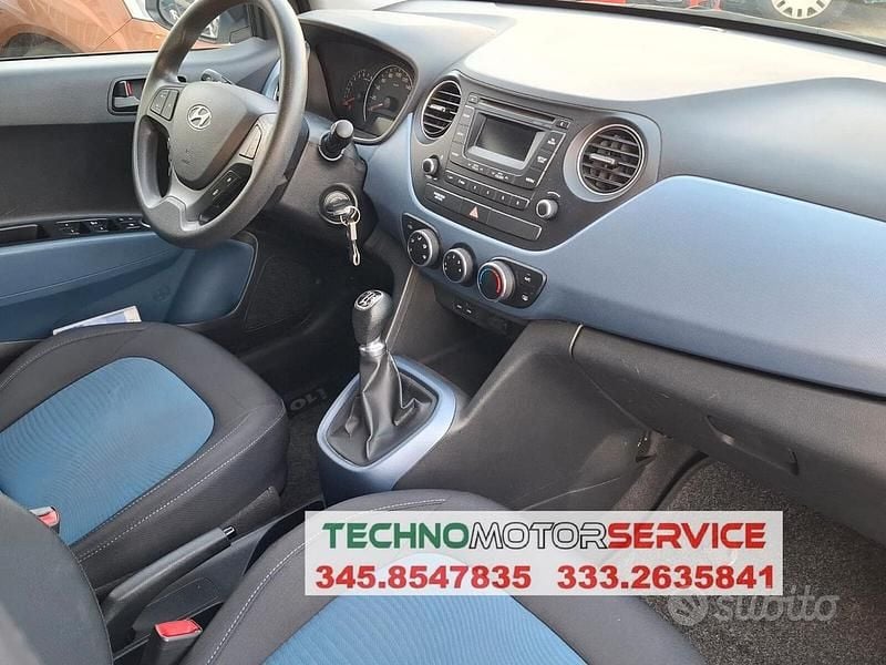 Usata Hyundai i10 66 CV (48 kW) 2015 Bianco Utilitaria