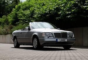 Usata Mercedes E320 220 CV (161 kW) 1994 Argento Cabrio