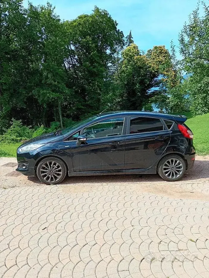 Usata Ford Fiesta ST 75 CV (55 kW) 2017 Nero Utilitaria