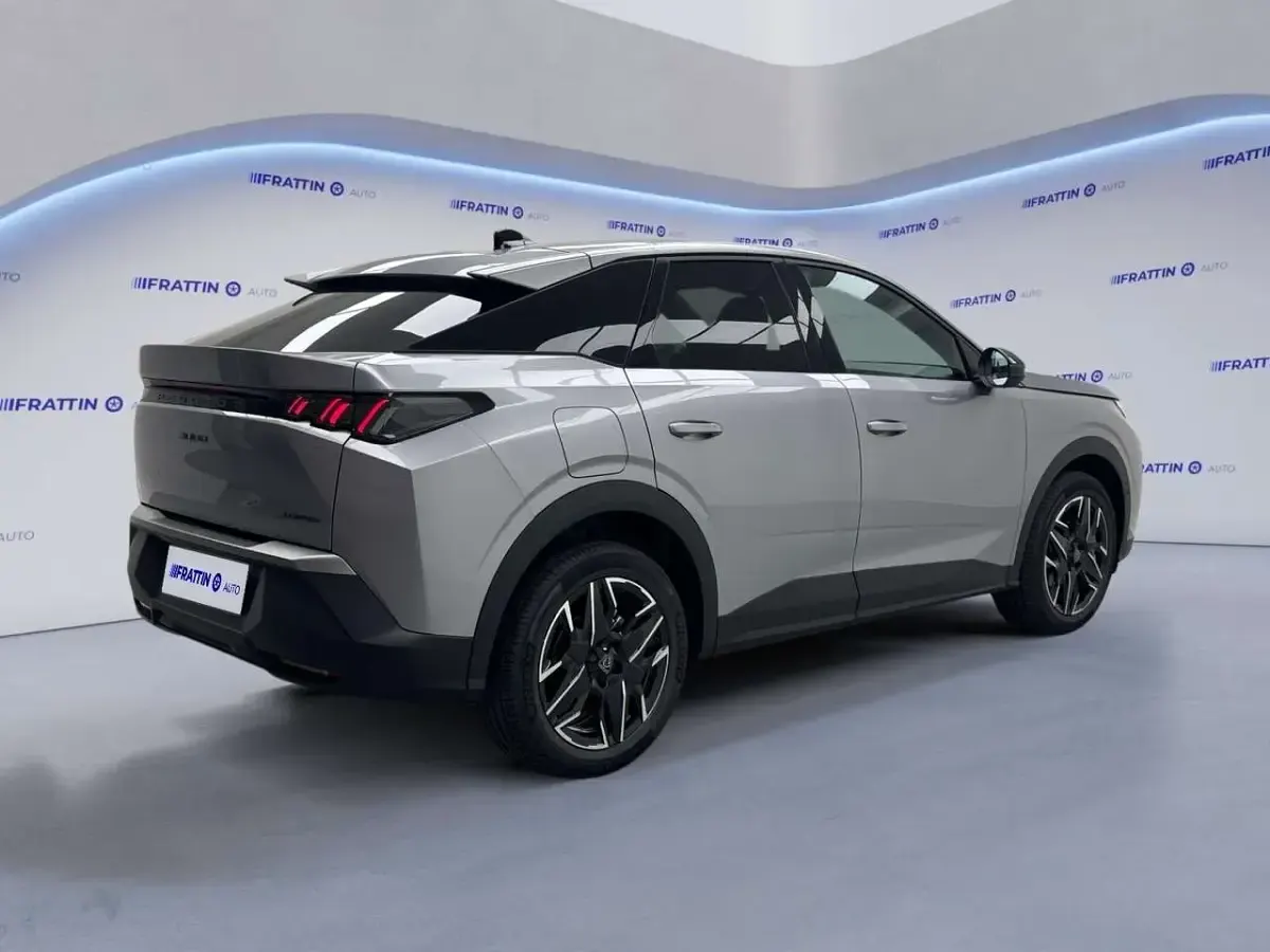 Nuova Peugeot 3008 GTi 136 CV (100 kW) 2025 Grigio SUV