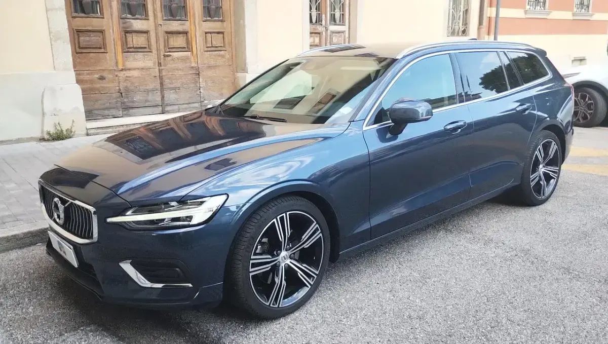 Usata Volvo V60 Inscription 197 CV (144 kW) 2021 Blu Station wagon