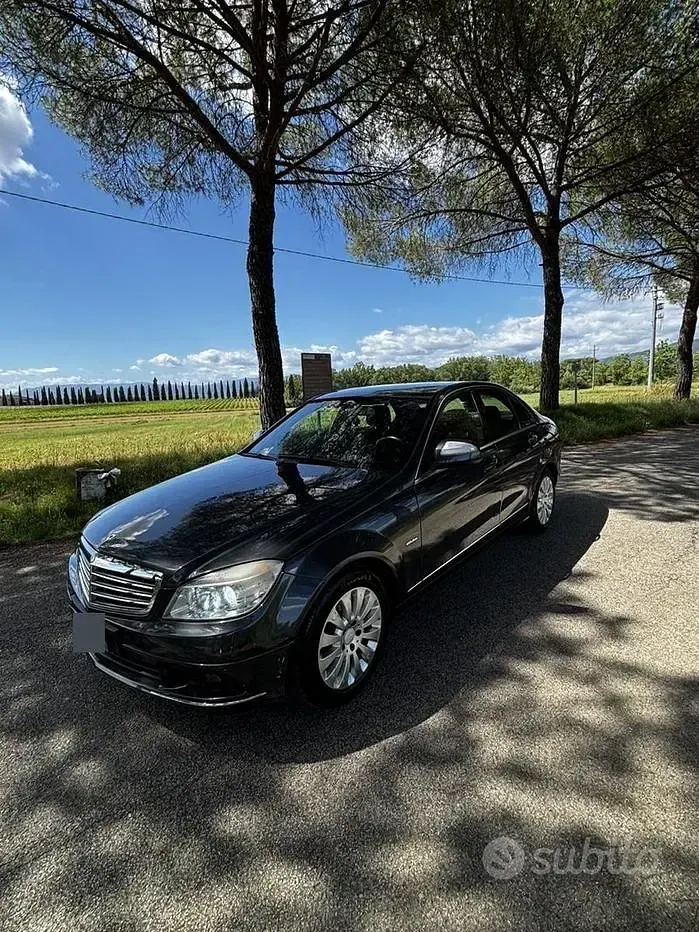 Usata Mercedes C220 170 CV (125 kW) 2008 Blu Berlina
