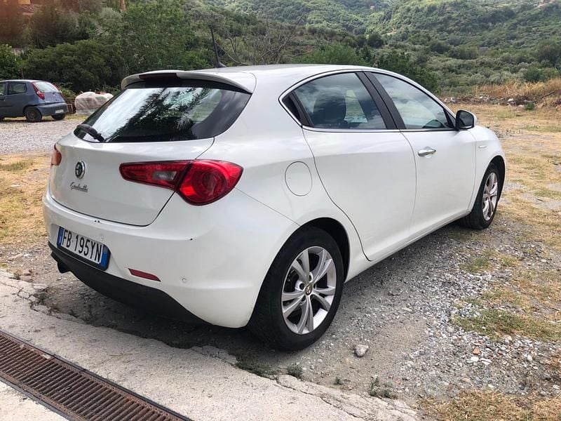 Usata Alfa Romeo Giulietta 109 CV (80 kW) 2015 Utilitaria