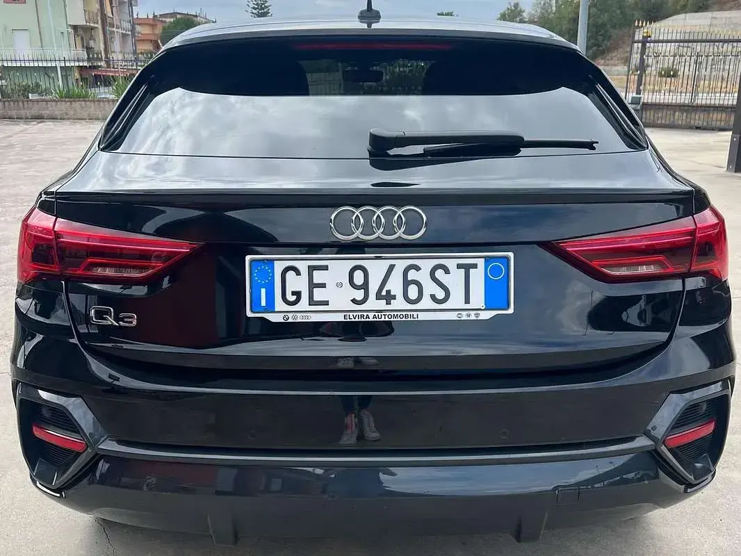 Usata Audi Q3 Sportback Business Plus 150 CV (110 kW) 2021 Nero SUV