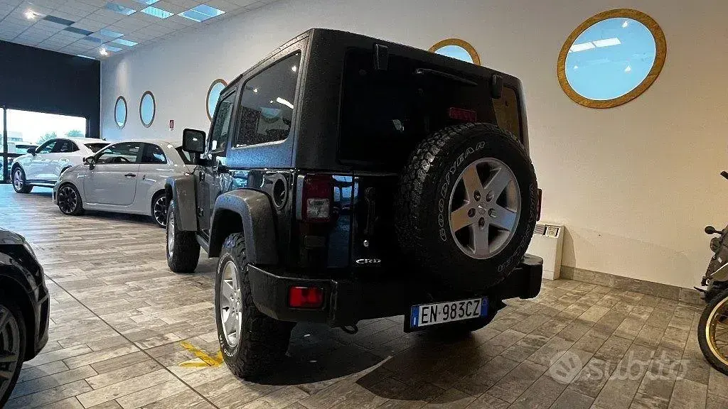 Usata Jeep Wrangler Sahara 200 CV (147 kW) 2012 Nero SUV