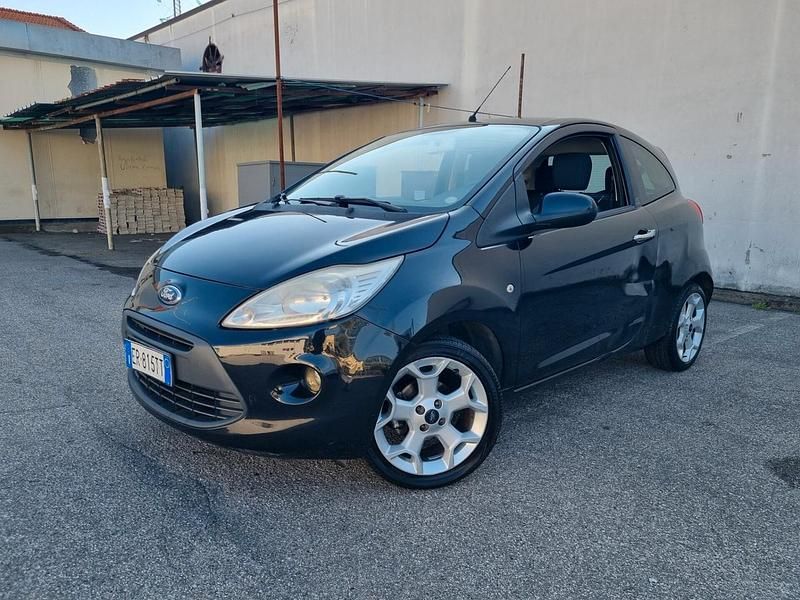 Nero Usata 2013 Ford Ka Plus Due volumi | 4400 € (Buon prezzo) - Immagine 1/4