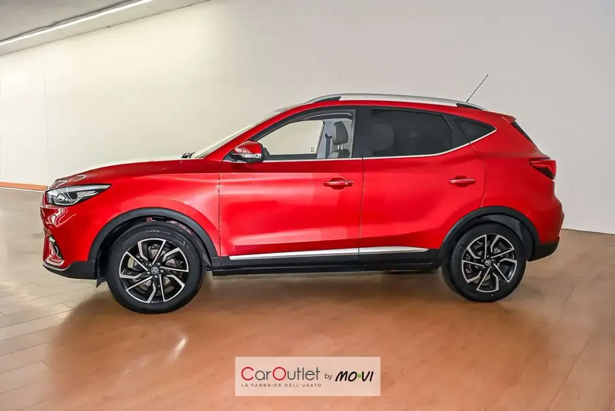Usata MG ZS Luxury 111 CV (81 kW) 2024 Rosso SUV