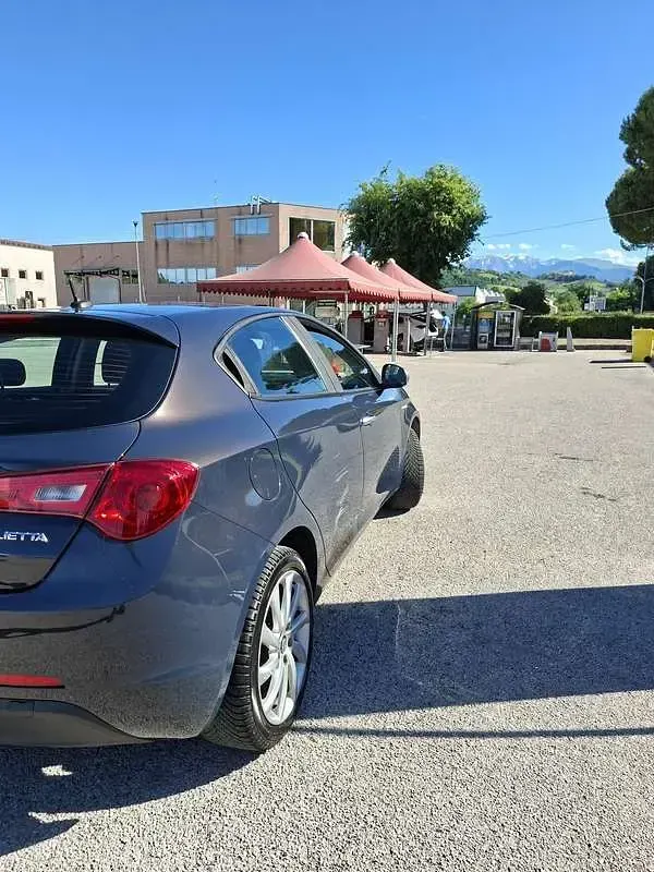 Usata Alfa Romeo Giulietta Super 120 CV (88 kW) 2018 Utilitaria