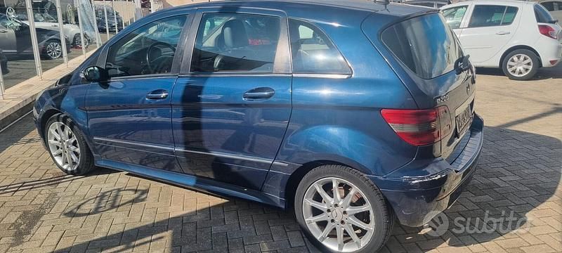 Usata Mercedes B200 Executive 140 CV (102 kW) 2009 Blu Monovolume
