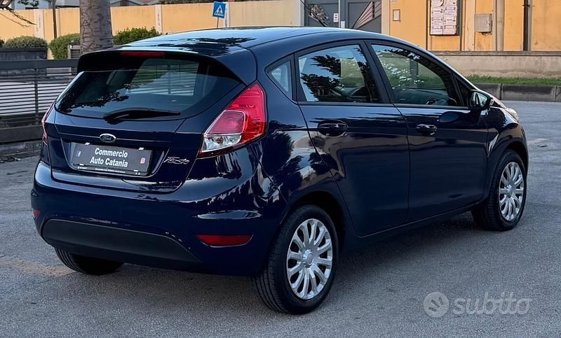 Usata Ford Fiesta Business Edition 75 CV (55 kW) 2015 Blu Berlina