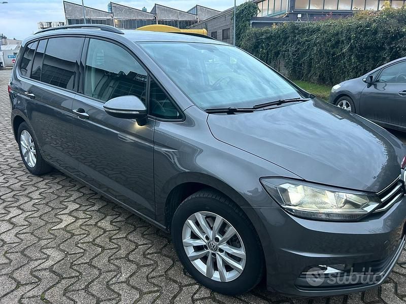 Usata VW Touran 150 CV (110 kW) 2016 Grigio Monovolume