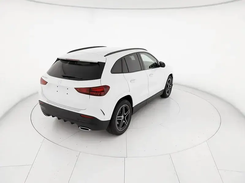 Nuova Mercedes GLA200 AMG line 150 CV (110 kW) 2026 Bianco SUV