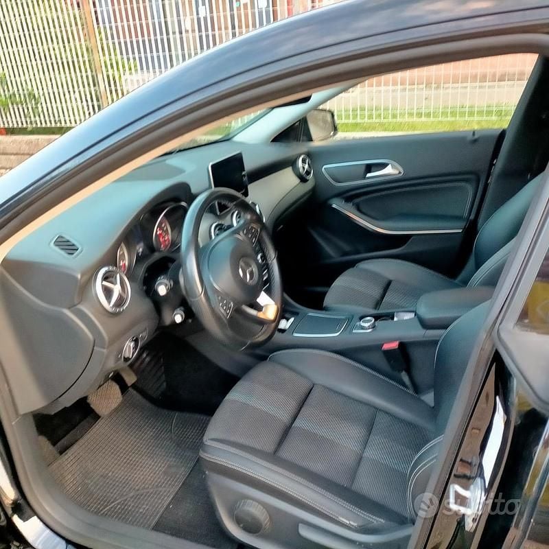 Usata Mercedes CLA220 2017 Nero Berlina