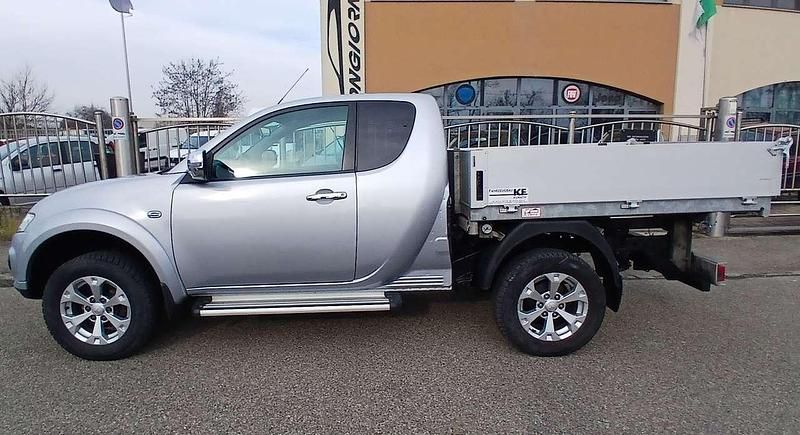 Usata Mitsubishi L200 178 CV (130 kW) 2015 Verice metallizzata Pick-up