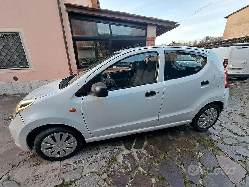 Usata Suzuki Alto 68 CV (50 kW) 2014 Bianco Utilitaria