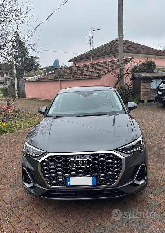 Usata Audi Q3 Sportback S-Line 150 CV (110 kW) 2023 Grigio SUV