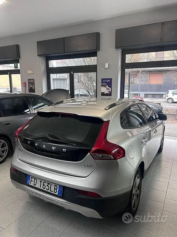 Usata Volvo V40 120 CV (88 kW) 2016 Grigio Berlina