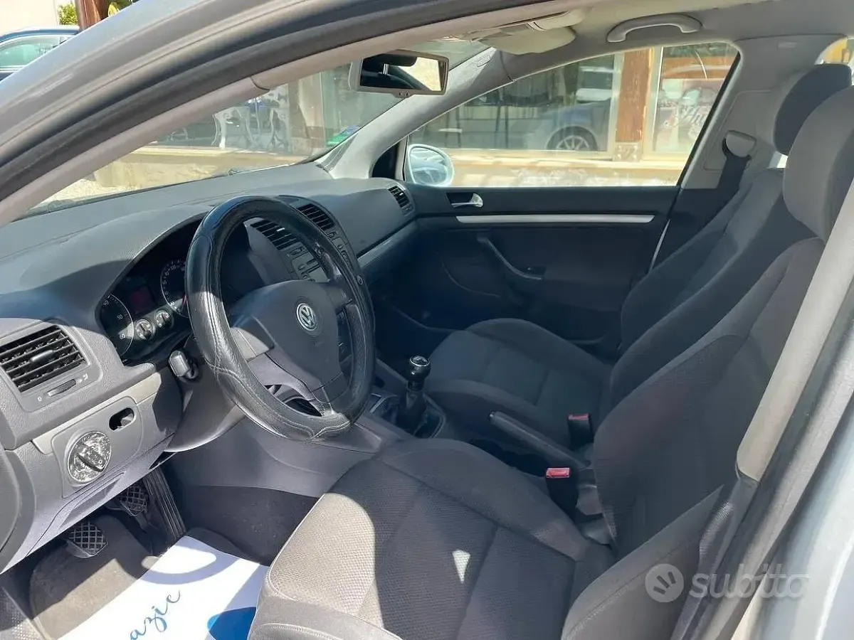 Usata VW Golf IV 140 CV (102 kW) 2004 Grigio Berlina