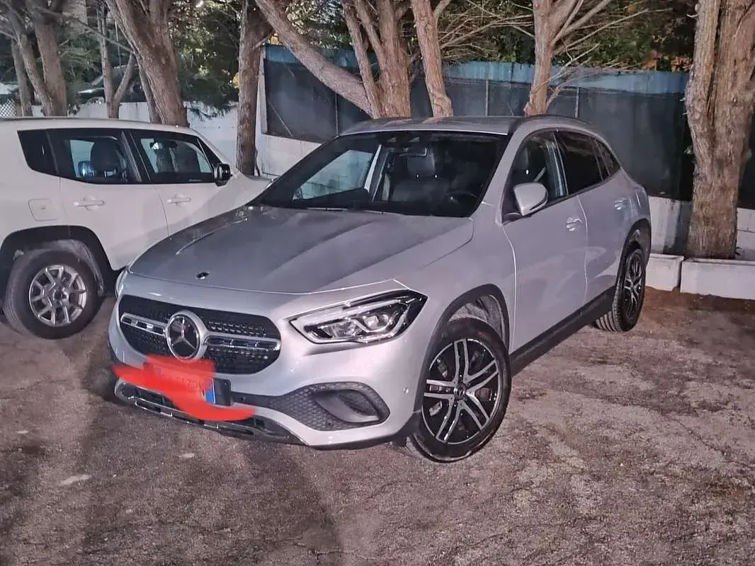 Usata Mercedes GLA200 150 CV (110 kW) 2022 Grigio SUV