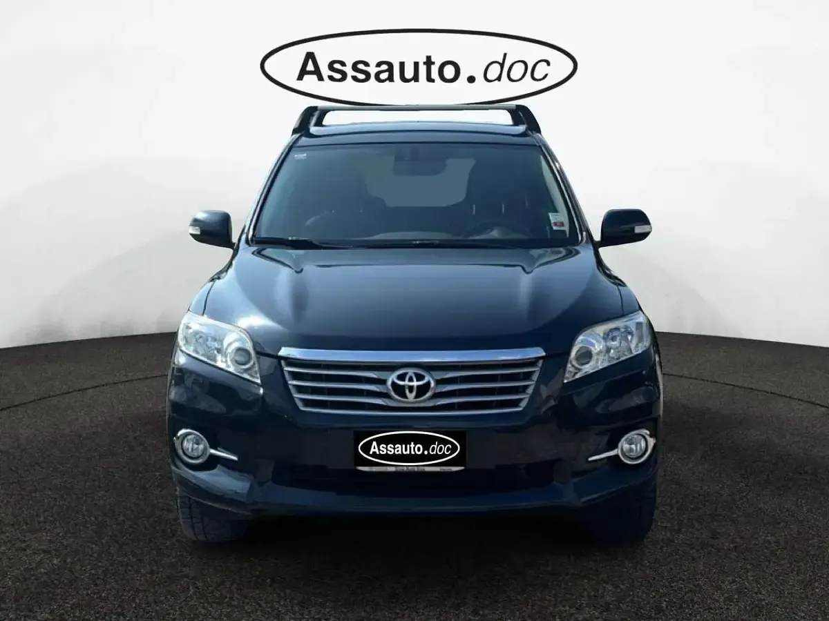 Usata Toyota RAV4 Lounge 150 CV (110 kW) 2012 Nero SUV
