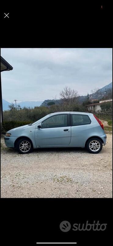 Usato 2002 Fiat Punto 1.9 Diesel 86 CV (650 €)