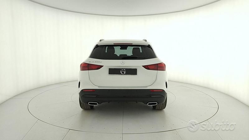 Nuova Mercedes GLA200 150 CV (110 kW) 2025 Bianco SUV