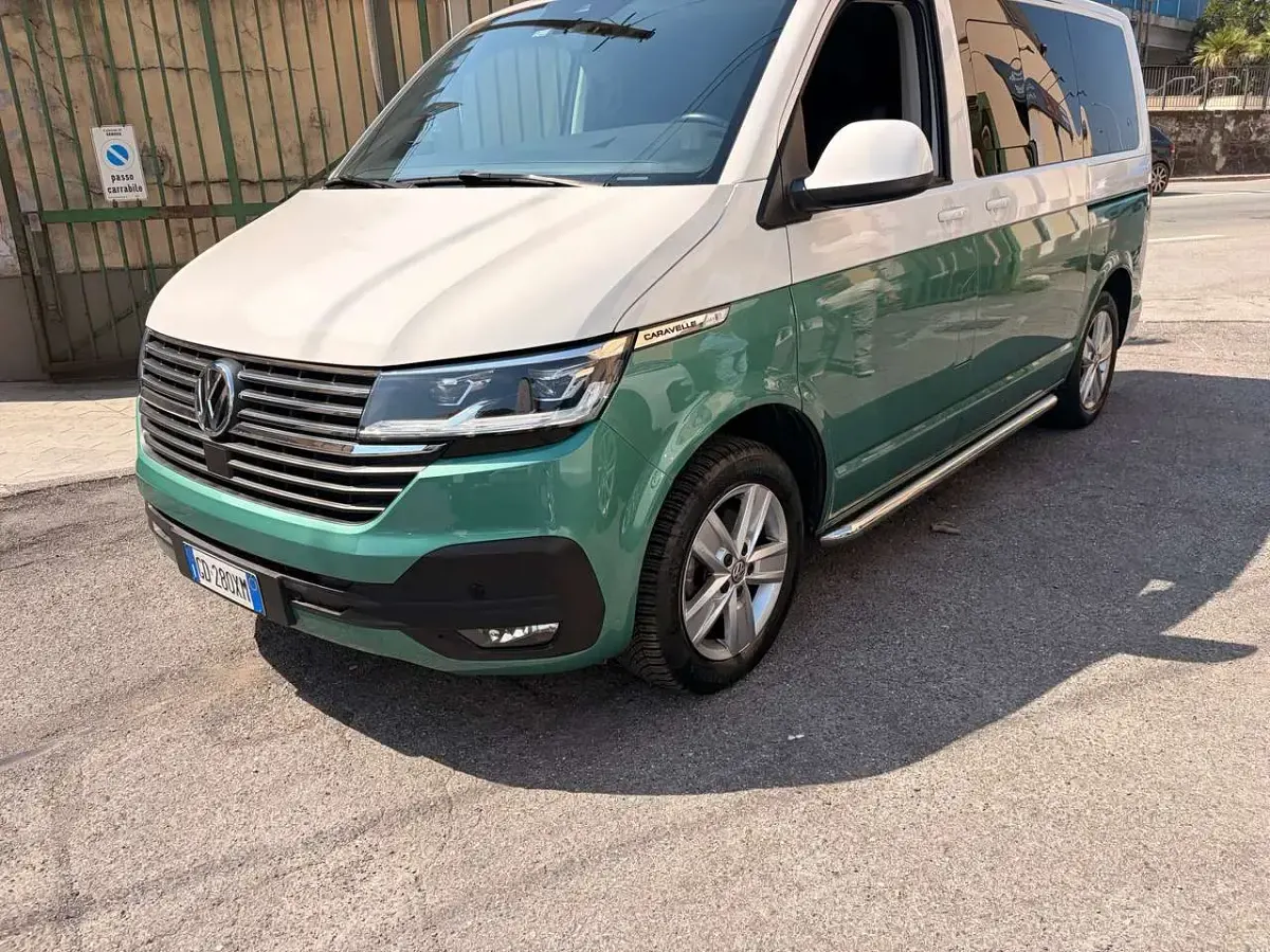 Usata VW Caravelle 150 CV (110 kW) 2021 Bianco Furgone