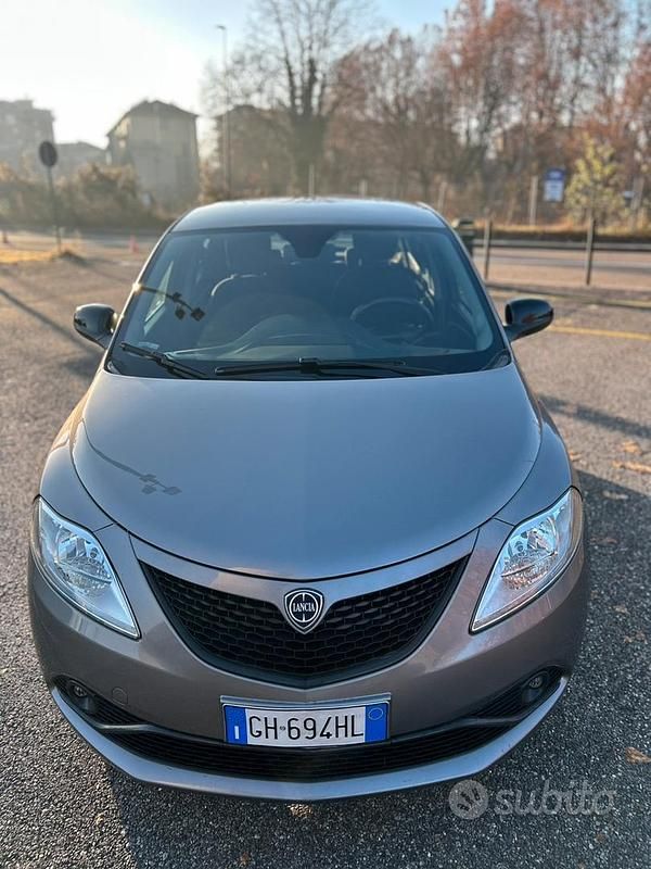 Grigio Usata 2021 Lancia Ypsilon Gold Due volumi | 9500 € (Super prezzo) - Immagine 1/4