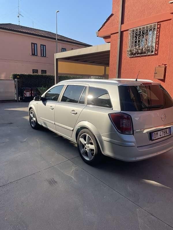 Usata Opel Astra Cosmo 125 CV (91 kW) 2008 Station wagon