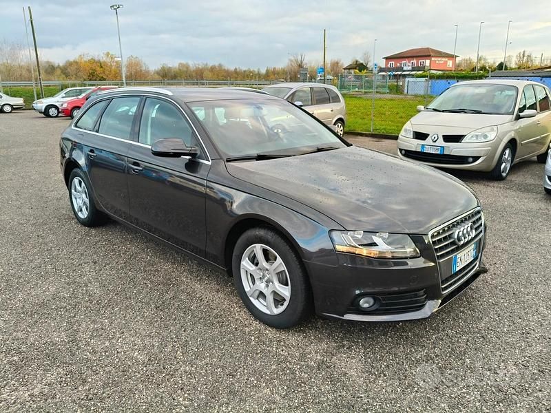 Usata Audi A4 Ambiente 120 CV (88 kW) 2012 Nero Station wagon