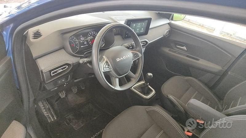 Usata Dacia Sandero Expression 101 CV (74 kW) 2023 Blu Berlina