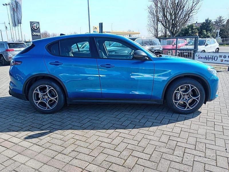 Usata Alfa Romeo Stelvio Sprint 210 CV (154 kW) 2024 Blu SUV