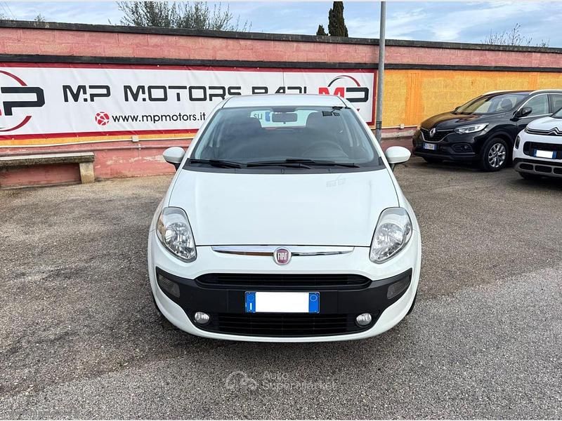 Usata Fiat Punto Evo Dynamic 75 CV (55 kW) 2011 Bianco Utilitaria