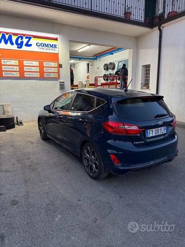 Usata Ford Fiesta 100 CV (73 kW) 2019 Blu Utilitaria
