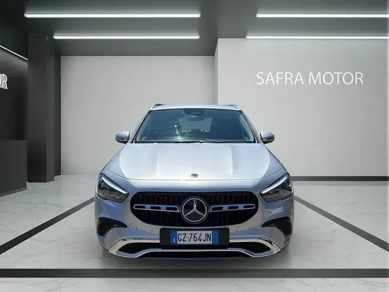 Usata Mercedes GLA180 Advanced 116 CV (85 kW) 2025 Argento SUV