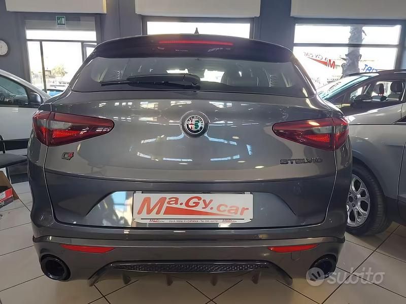 Usata Alfa Romeo Stelvio Veloce 210 CV (154 kW) 2021 Grigio SUV