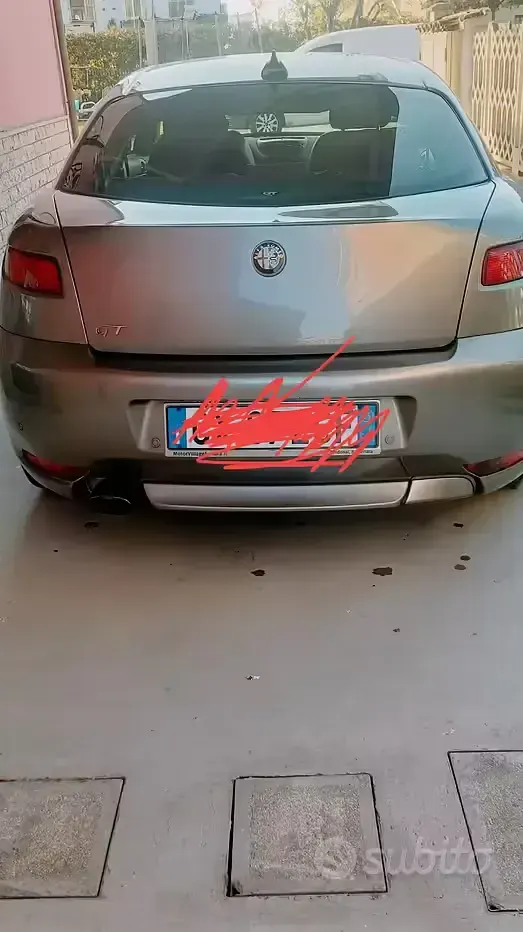 Begagnad Alfa Romeo GT 150 HK (110 kW) 2005 Grå Sportkupé