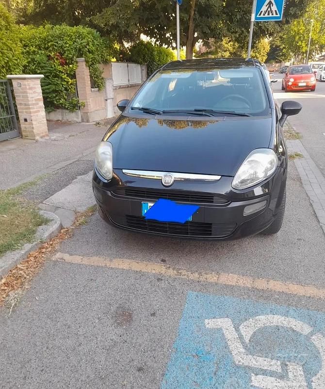 Usata Fiat Punto 75 CV (55 kW) 2012 Berlina