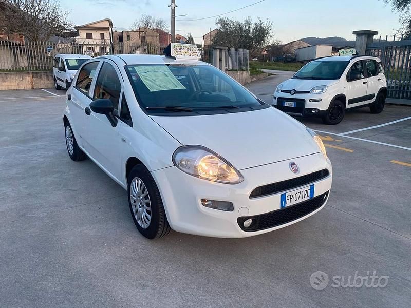 Usata Fiat Punto Street 77 CV (56 kW) 2018 Bianco Utilitaria