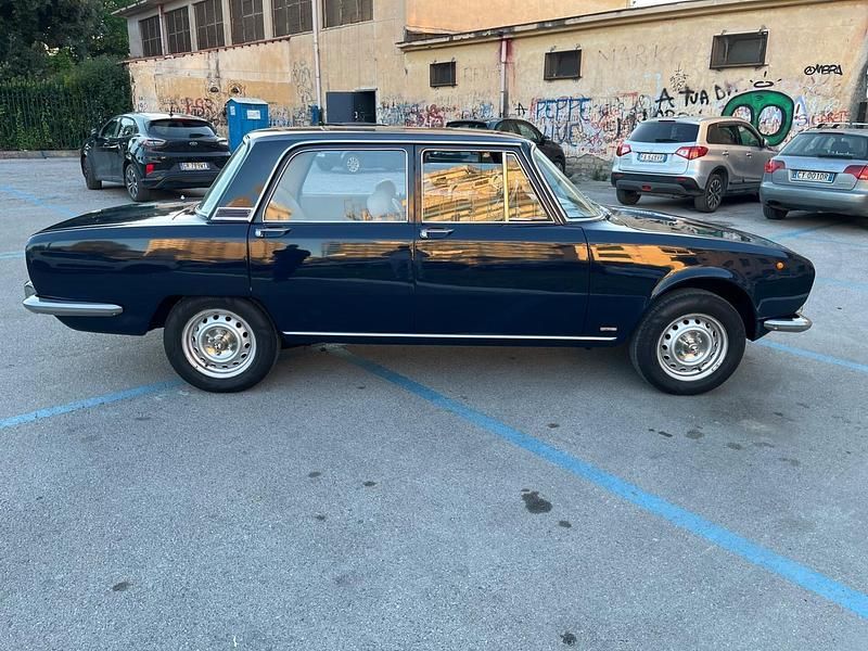 Usata Alfa Romeo 2000 133 CV (97 kW) 1972 Bianco Berlina