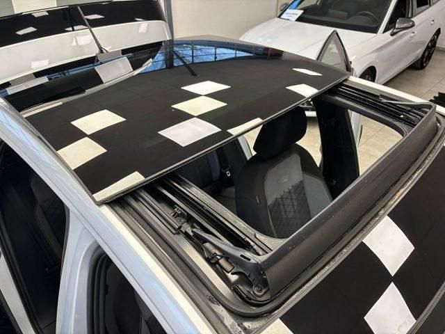 Usata VW Taigo R-line 116 CV (85 kW) 2025 Argento SUV