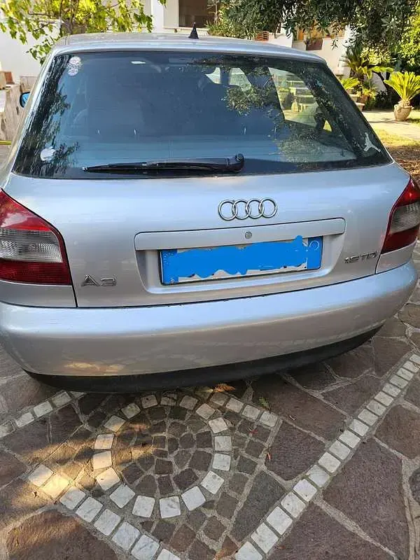 Usata Audi A3 Ambiente 101 CV (74 kW) 2003 Argento Utilitaria