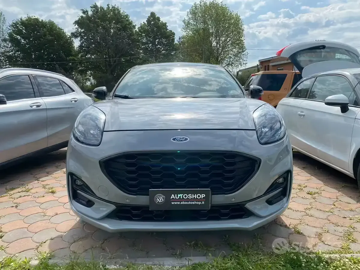Usata Ford Puma ST-Line X 121 CV (88 kW) 2020 Grigio chiaro SUV