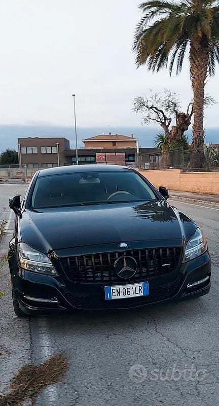 Usata 2012 Mercedes CLS350 Tre volumi | 13.000 € - Immagine 1/4