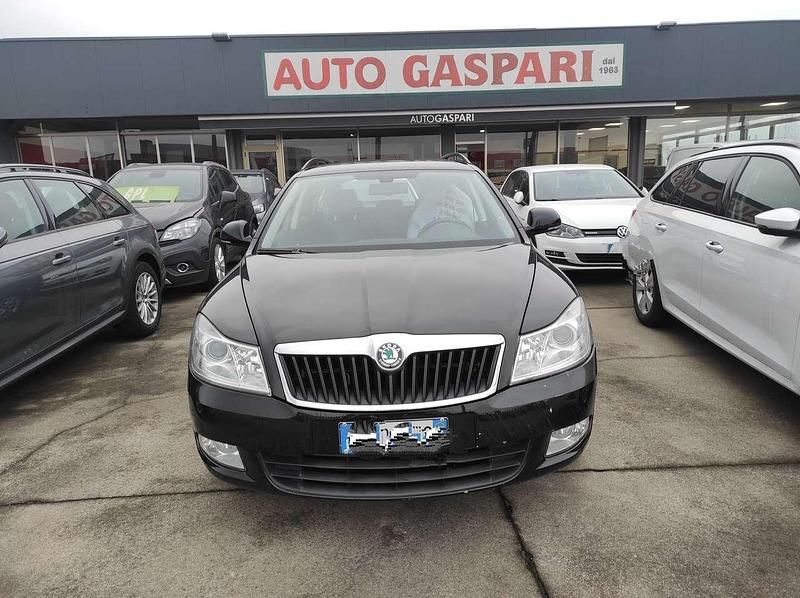 Usata Skoda Octavia Comfort 105 CV (77 kW) 2012 Nero Berlina