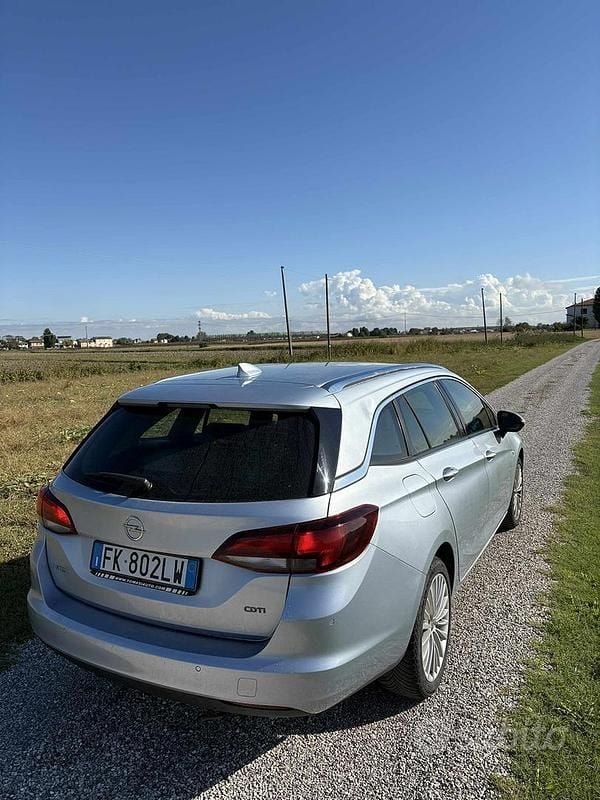 Usata Opel Astra 136 CV (100 kW) 2017 Grigio Station wagon